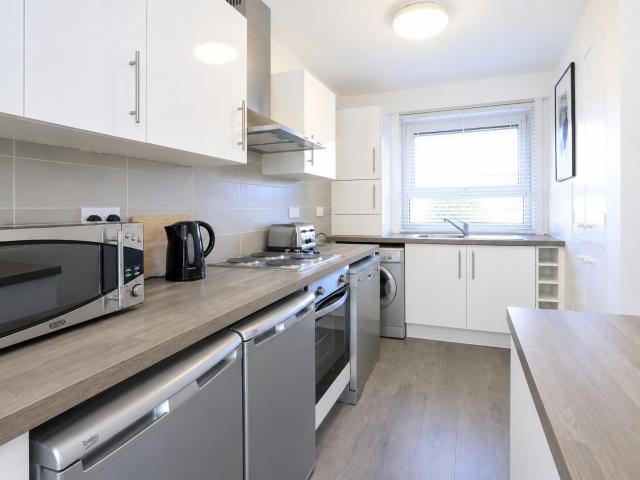Room for rent in Brownfields, Greater London