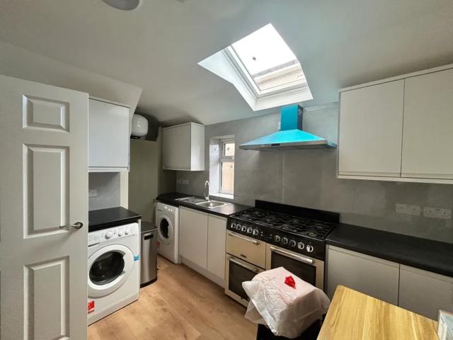 Room for rent in Horn Park, Greater London