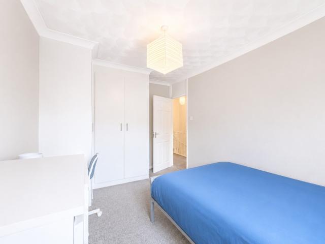 Room for rent in Saint Matthias Estate, Poplar Grove