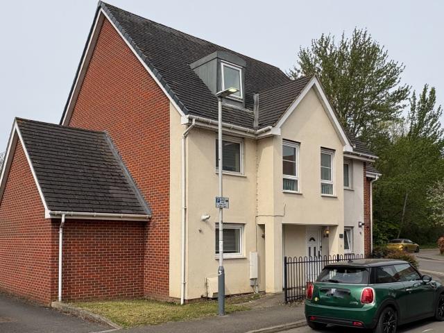 Room for rent in Yiewsley, Greater London