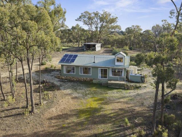 Cottage for sale in Hilldene, Victoria