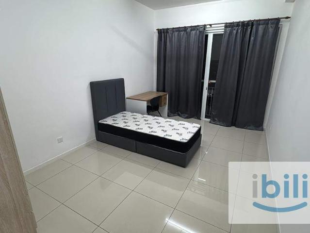 Room for rent in Petaling, Alam Impian