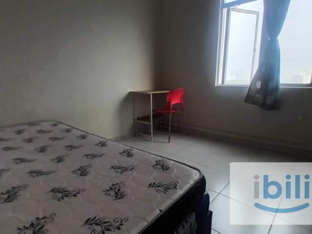 Room for rent in Seri Kembangan, Majlis Bandaraya Subang Jaya