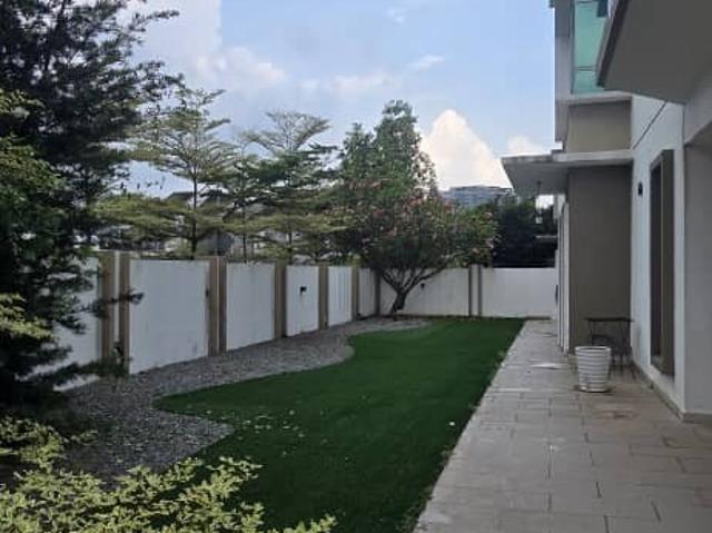 Room for rent in Petaling, Alam Impian