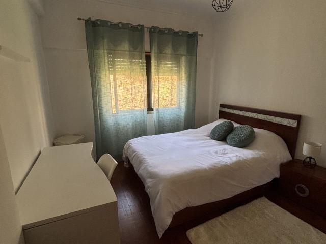 Quarto alugar em Ramalha, Almada
