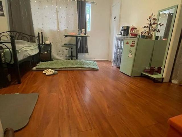 Room for rent in Canoga Park, California