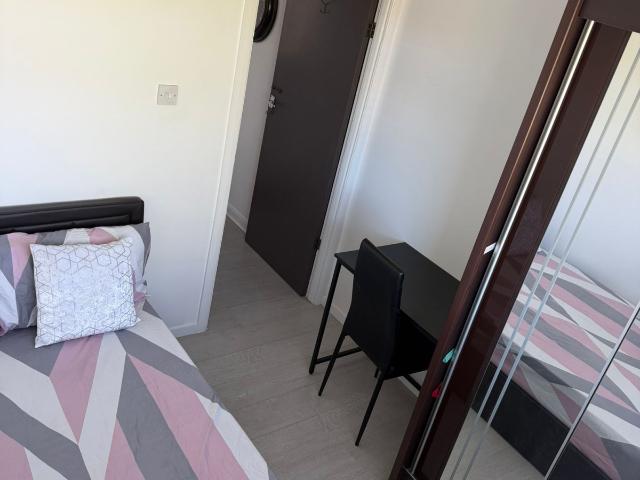 Room for rent in Rush Green, Greater London