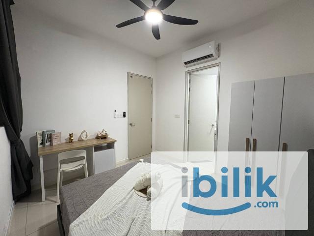 Room for rent in Petaling, Alam Impian