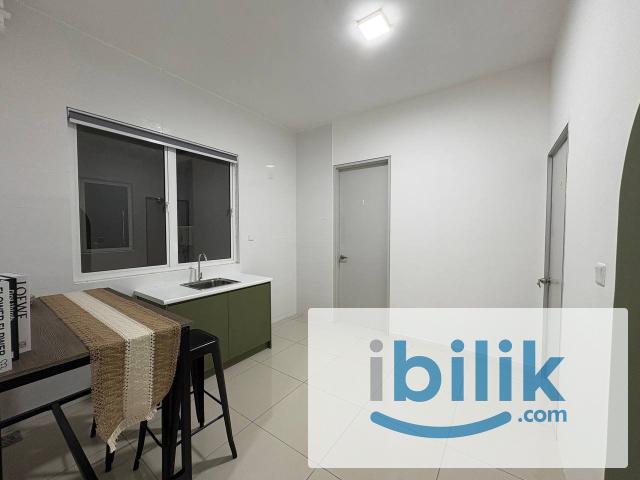 Room for rent in Petaling, Alam Impian
