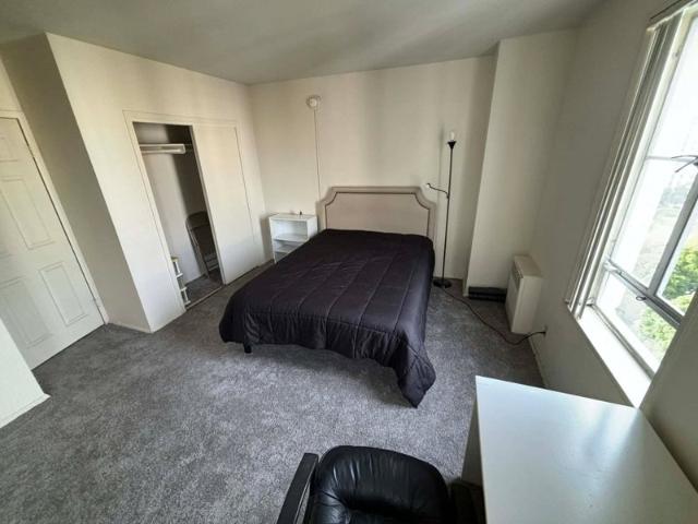 Room for rent in Canoga Park, California