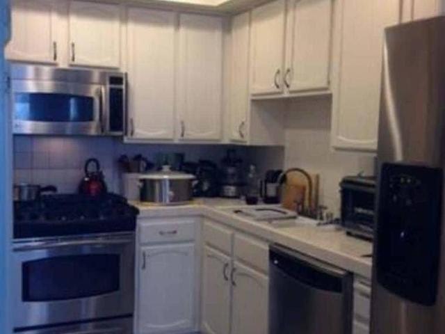 Room for rent in Canoga Park, California