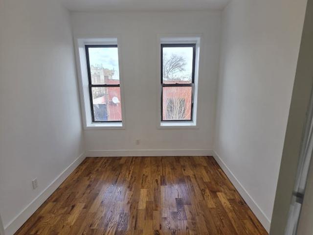 Room for rent in Arverne, New York