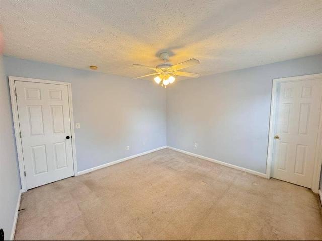 Room for rent in Oakwood, Georgia