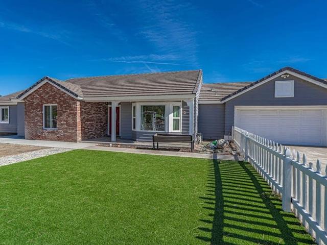 Room for rent in Canoga Park, California