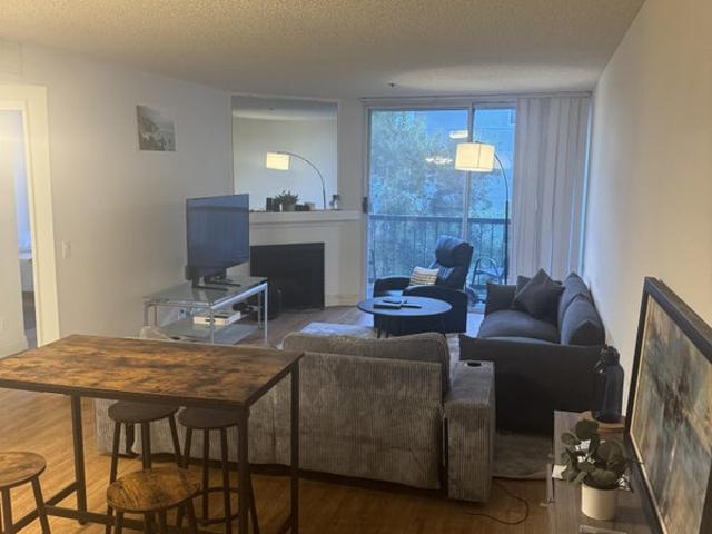 Room for rent in Canoga Park, California