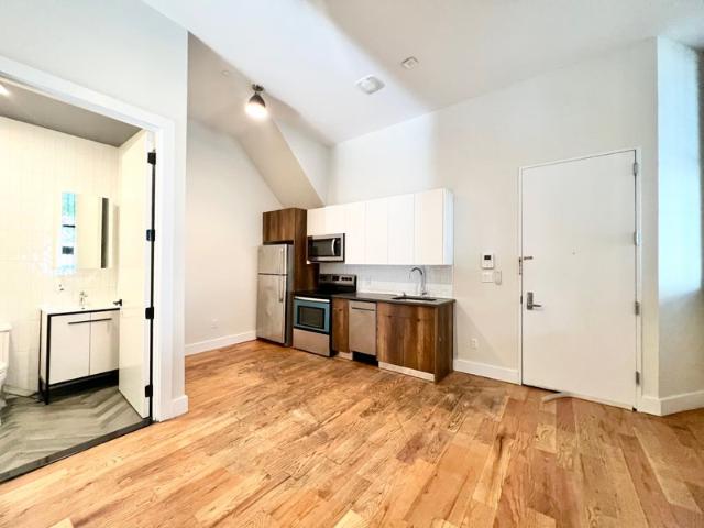 Room for rent in Arverne, New York