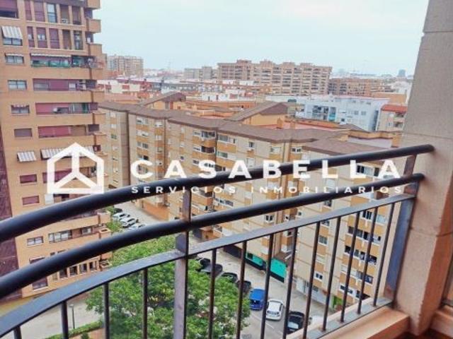 Piso en alquiler en Valencia De Las Torres, España