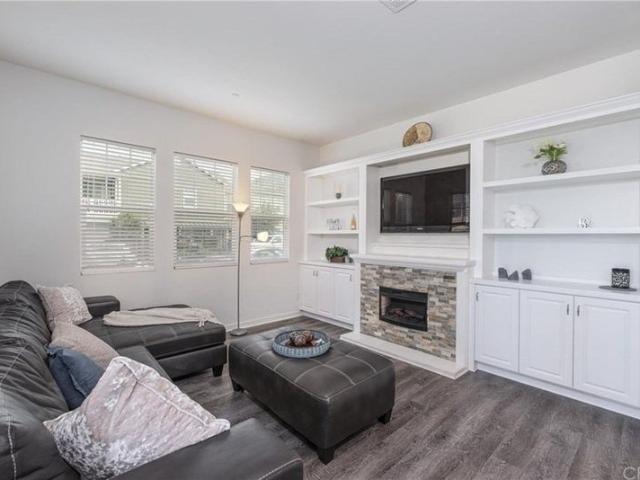 Room for rent in California