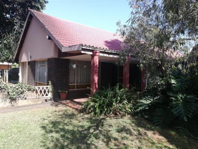 Room for rent in Waterkloof, Gauteng