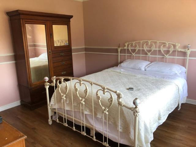 Room for rent in Canoga Park, California