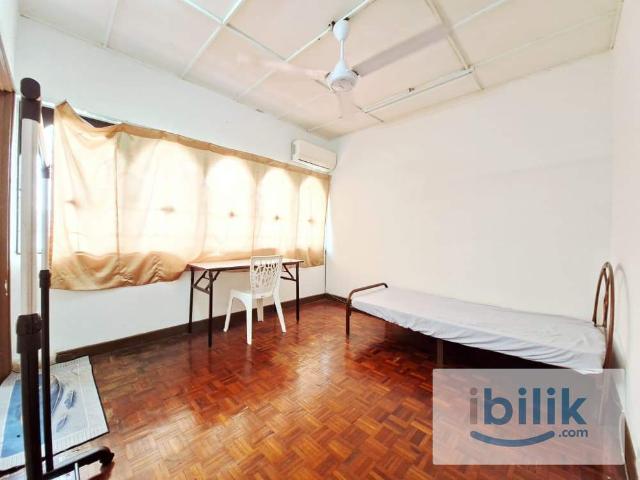 Room for rent in Taman Tun Dr Ismail, Kuala Lumpur