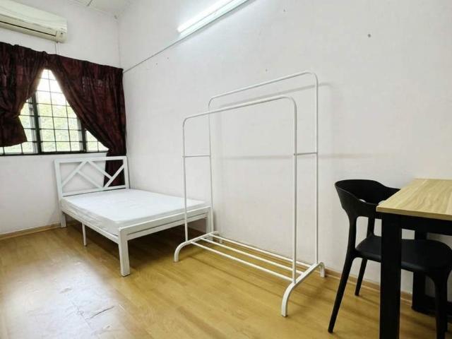 Room for rent in Petaling, Damansara Damai