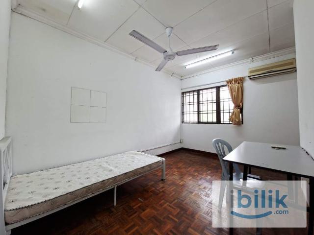Room for rent in Petaling, Damansara Damai