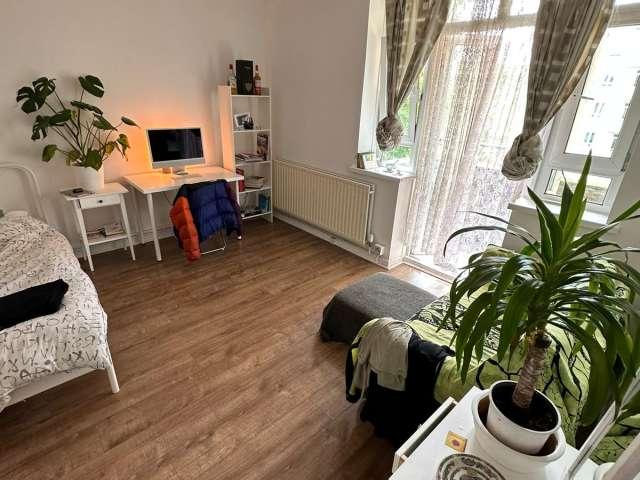 Room for rent in West Kensington, Greater London