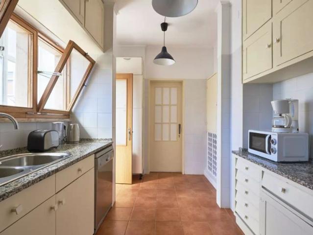 Quarto alugar em Avenidas Novas, Lisboa