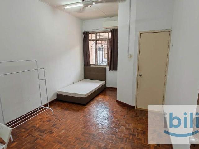 Room for rent in Petaling, Damansara Damai