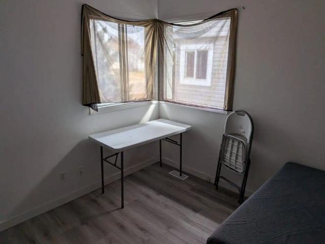 Room for rent in Athlone, Edmonton