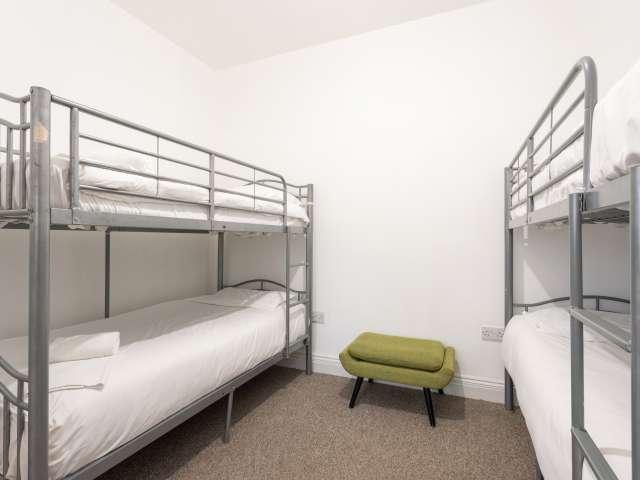 Room for rent in Earl's Court, Greater London