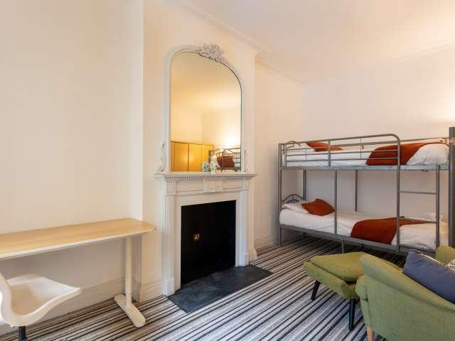 Room for rent in Earl's Court, Greater London