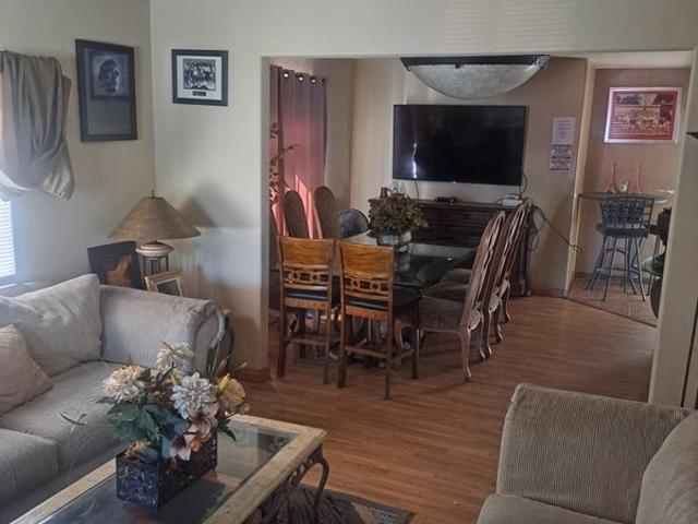 Room for rent in Canoga Park, California