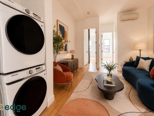 Room for rent in Arverne, New York