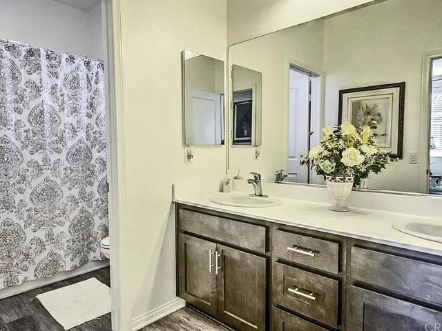 Room for rent in Canyon Country, California