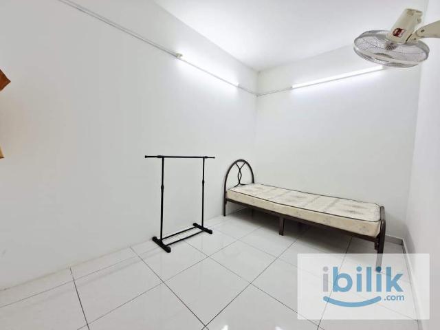 Room for rent in Taman Seri Jaromas, Jenjarom