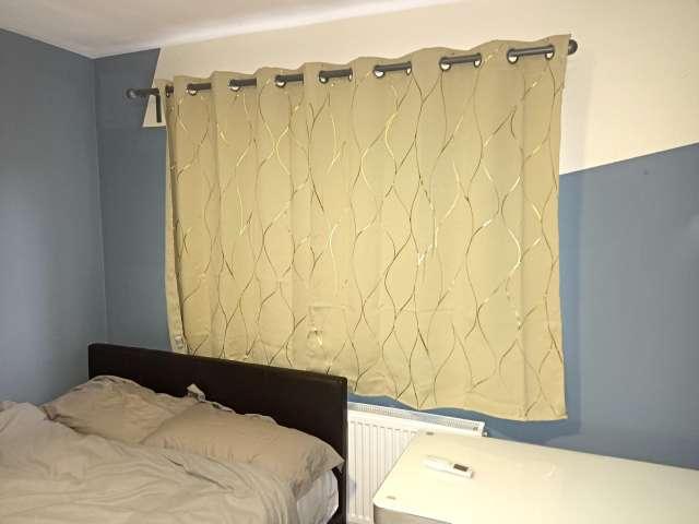 Room for rent in Poplar Grove, Greater London