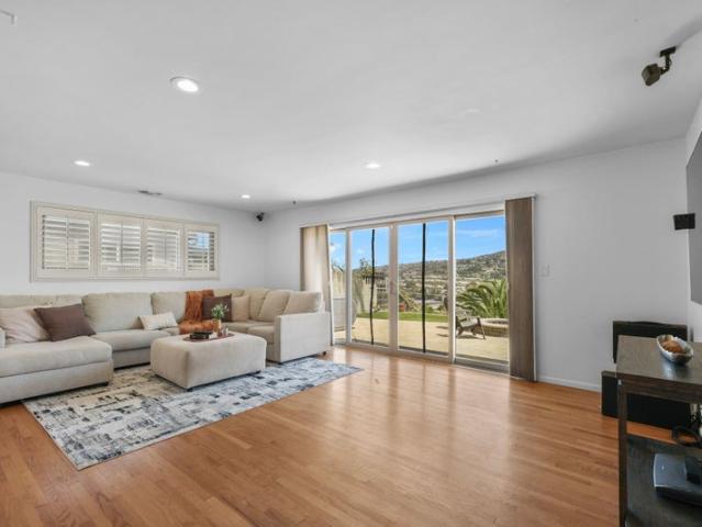 Room for rent in California