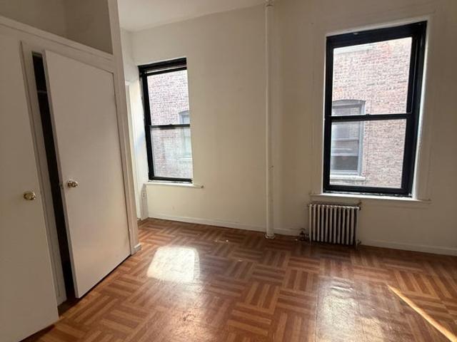 Room for rent in Arverne, New York