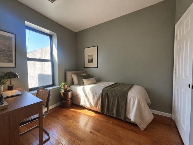Room for rent in Arverne, New York