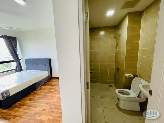 Room for rent in Petaling, Alam Impian