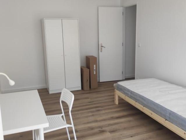 Quarto alugar em Serrado, Almada