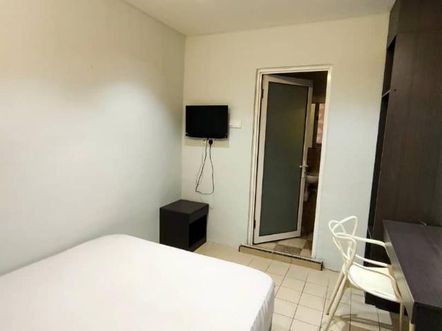 Room for rent in Petaling, Alam Impian