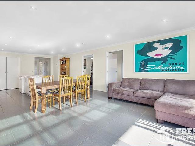 Room for rent in Geelong, Victoria