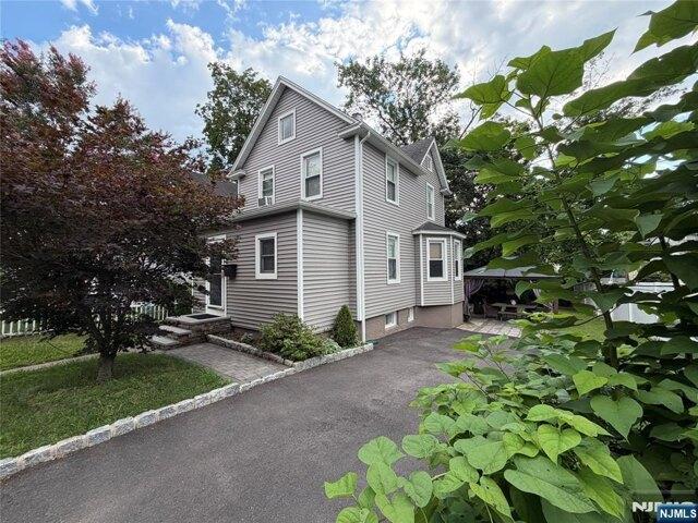 House for sale in Bergenfield, New Jersey