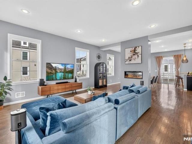 House for sale in Wood Ridge, New Jersey