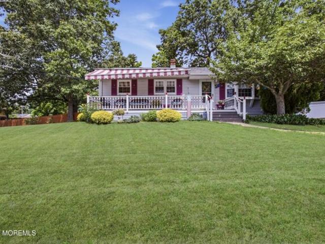 House for sale in Lake Club, Howell Township