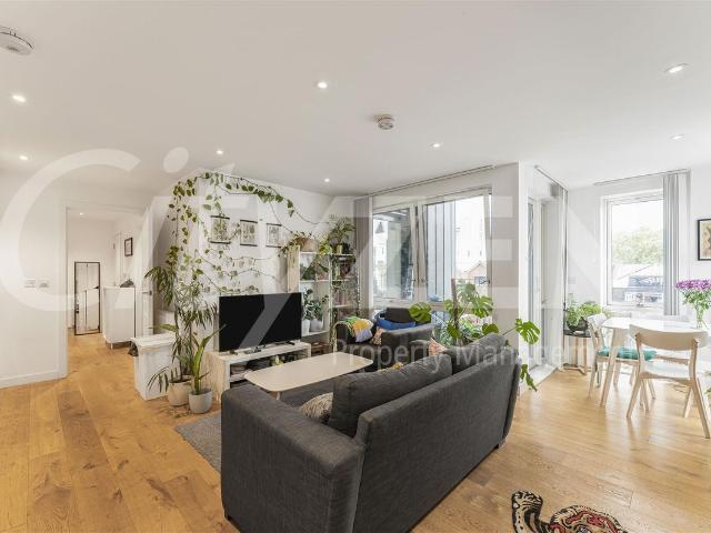 Apartment for rent in Locksley Estate, Limehouse