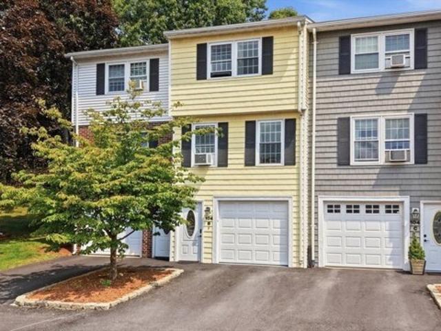 Condo for sale in Lowell, Massachusetts